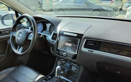 Volkswagen Touareg III, 2011 год, 2 200 000 рублей, 4 фотография