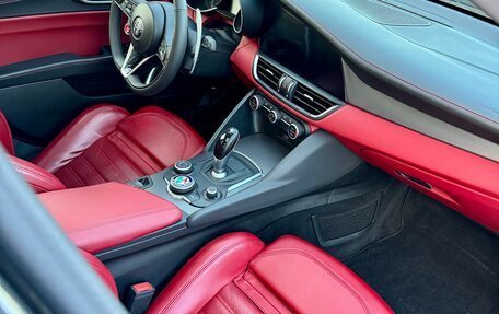 Alfa Romeo Giulia II, 2019 год, 3 090 000 рублей, 13 фотография