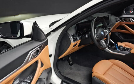 BMW i4, 2022 год, 4 965 311 рублей, 8 фотография