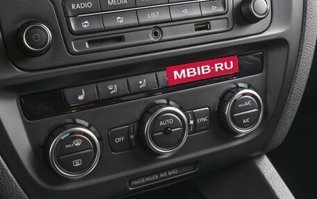 Volkswagen Jetta VI, 2014 год, 1 370 000 рублей, 12 фотография