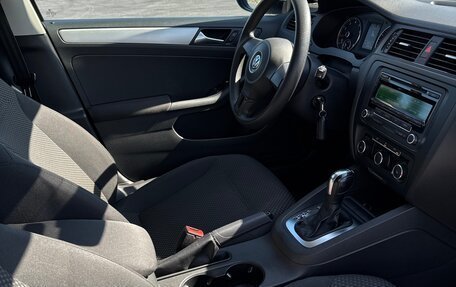 Volkswagen Jetta VI, 2011 год, 1 030 000 рублей, 20 фотография
