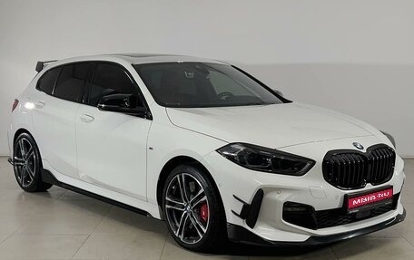 BMW 1 серия, 2021 год, 3 126 000 рублей, 1 фотография