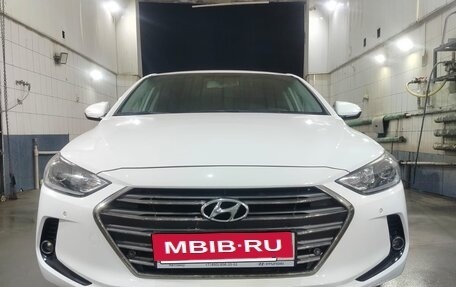 Hyundai Elantra VI рестайлинг, 2018 год, 1 750 000 рублей, 24 фотография