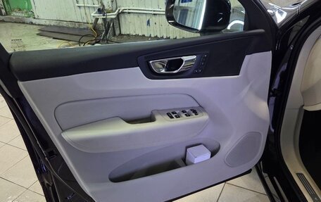 Volvo XC60 II, 2018 год, 3 990 000 рублей, 4 фотография