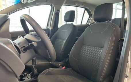 Renault Logan II, 2014 год, 800 000 рублей, 9 фотография