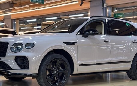 Bentley Bentayga I, 2022 год, 28 500 000 рублей, 2 фотография