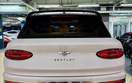 Bentley Bentayga I, 2022 год, 28 500 000 рублей, 7 фотография