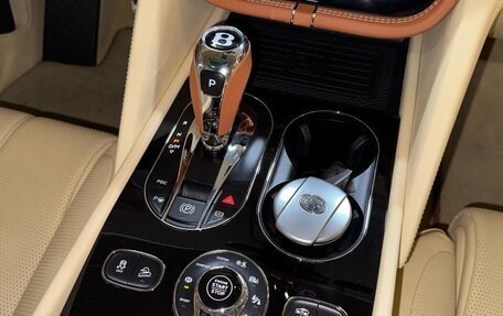Bentley Bentayga I, 2022 год, 28 500 000 рублей, 15 фотография