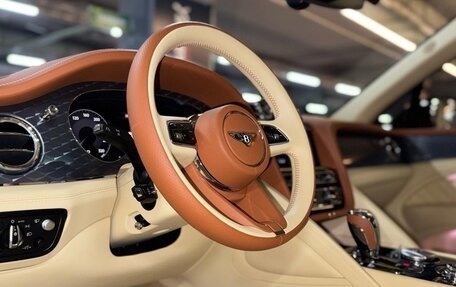 Bentley Bentayga I, 2022 год, 28 500 000 рублей, 18 фотография