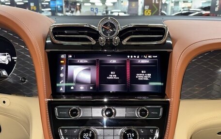 Bentley Bentayga I, 2022 год, 28 500 000 рублей, 14 фотография