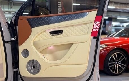 Bentley Bentayga I, 2022 год, 28 500 000 рублей, 24 фотография