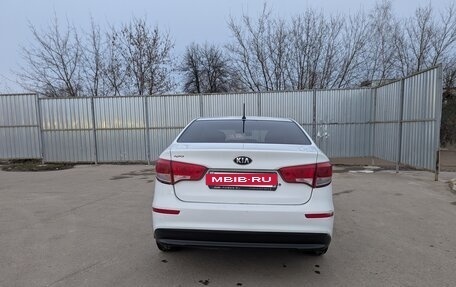 KIA Rio III рестайлинг, 2015 год, 450 000 рублей, 2 фотография