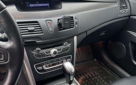 Renault Latitude I, 2010 год, 900 000 рублей, 21 фотография