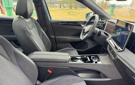 Volkswagen Tiguan, 2025 год, 4 400 000 рублей, 19 фотография