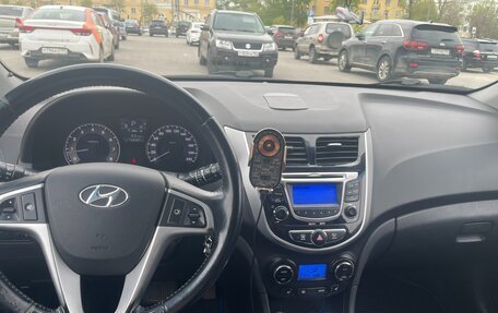Hyundai Solaris II рестайлинг, 2012 год, 800 000 рублей, 16 фотография
