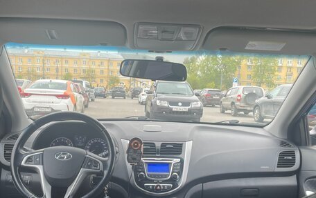 Hyundai Solaris II рестайлинг, 2012 год, 800 000 рублей, 18 фотография