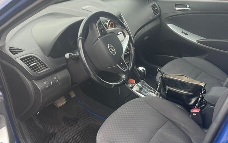 Hyundai Solaris II рестайлинг, 2012 год, 800 000 рублей, 14 фотография