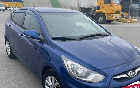 Hyundai Solaris II рестайлинг, 2012 год, 800 000 рублей, 6 фотография