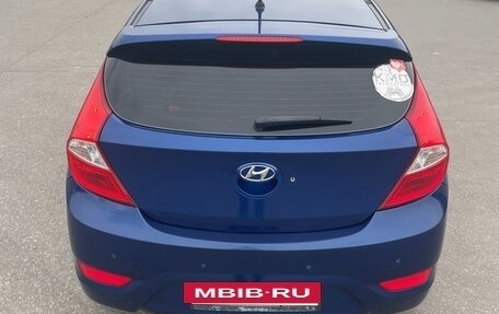 Hyundai Solaris II рестайлинг, 2012 год, 800 000 рублей, 11 фотография