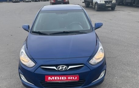Hyundai Solaris II рестайлинг, 2012 год, 800 000 рублей, 12 фотография
