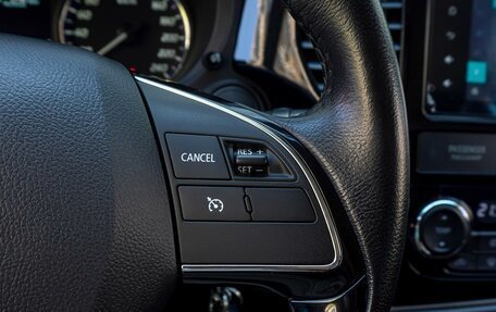 Mitsubishi Outlander III рестайлинг 3, 2016 год, 1 750 000 рублей, 13 фотография