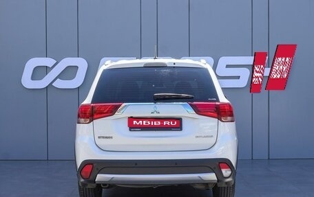 Mitsubishi Outlander III рестайлинг 3, 2016 год, 1 750 000 рублей, 4 фотография
