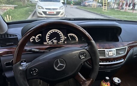 Mercedes-Benz S-Класс, 2006 год, 1 000 000 рублей, 3 фотография