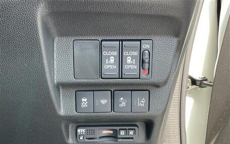 Honda Freed II, 2021 год, 1 310 000 рублей, 10 фотография