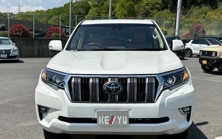 Toyota Land Cruiser Prado 150 рестайлинг 2, 2021 год, 3 800 090 рублей, 2 фотография