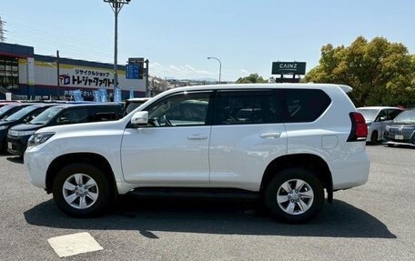 Toyota Land Cruiser Prado 150 рестайлинг 2, 2021 год, 3 800 090 рублей, 9 фотография