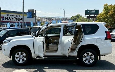 Toyota Land Cruiser Prado 150 рестайлинг 2, 2021 год, 3 800 090 рублей, 7 фотография