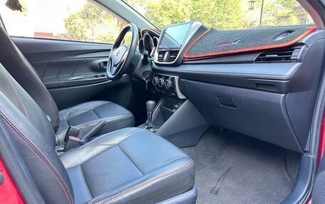 Toyota Yaris XP150 рестайлинг, 2022 год, 1 250 000 рублей, 11 фотография