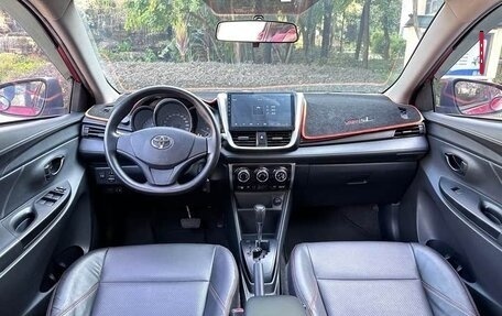 Toyota Yaris XP150 рестайлинг, 2022 год, 1 250 000 рублей, 12 фотография