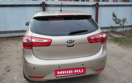 KIA Rio III рестайлинг, 2013 год, 890 000 рублей, 2 фотография