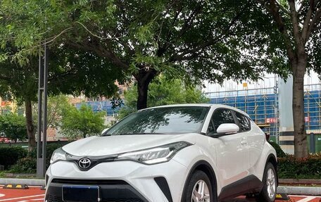 Toyota C-HR I рестайлинг, 2021 год, 1 999 999 рублей, 1 фотография