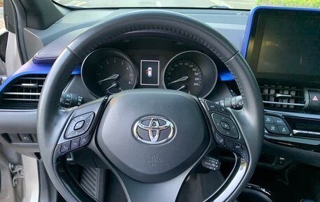 Toyota C-HR I рестайлинг, 2021 год, 1 999 999 рублей, 10 фотография