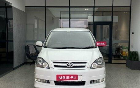 Toyota Ipsum II, 2001 год, 890 000 рублей, 2 фотография