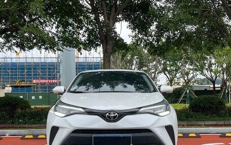 Toyota C-HR I рестайлинг, 2021 год, 1 999 999 рублей, 3 фотография