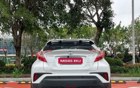 Toyota C-HR I рестайлинг, 2021 год, 1 999 999 рублей, 4 фотография