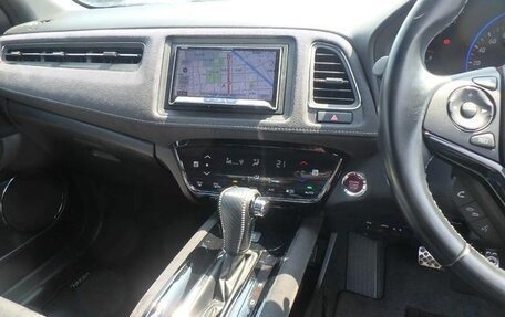 Honda Vezel, 2016 год, 1 330 000 рублей, 17 фотография