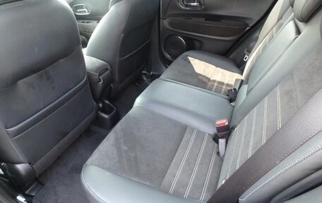 Honda Vezel, 2016 год, 1 330 000 рублей, 24 фотография