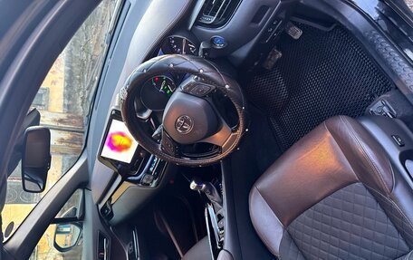 Toyota C-HR I рестайлинг, 2018 год, 2 300 000 рублей, 7 фотография
