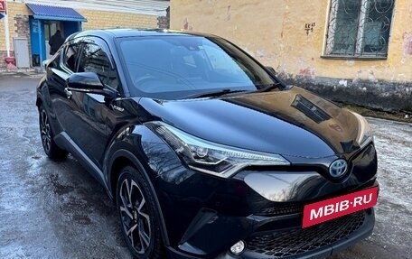 Toyota C-HR I рестайлинг, 2018 год, 2 300 000 рублей, 2 фотография