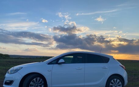 Opel Astra J, 2013 год, 1 000 000 рублей, 5 фотография