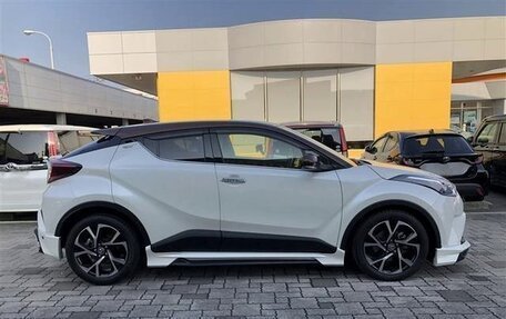 Toyota C-HR I рестайлинг, 2021 год, 1 490 000 рублей, 4 фотография