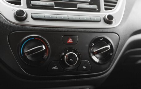 Hyundai Solaris II рестайлинг, 2016 год, 960 000 рублей, 13 фотография
