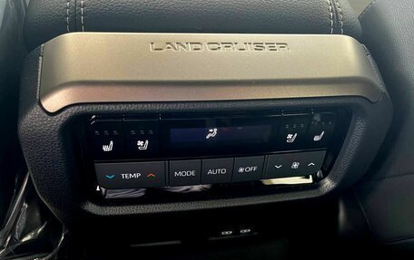 Toyota Land Cruiser Prado, 2024 год, 11 900 000 рублей, 19 фотография