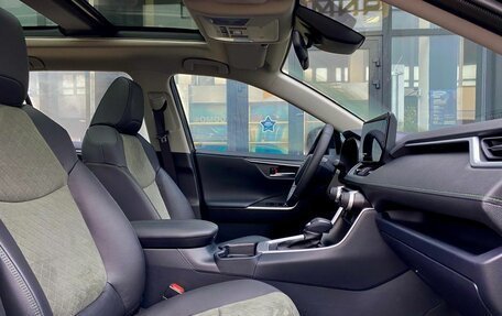 Toyota RAV4, 2024 год, 5 050 800 рублей, 31 фотография
