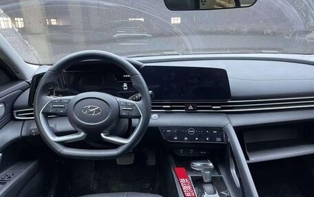 Hyundai Elantra, 2022 год, 1 300 300 рублей, 5 фотография