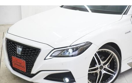 Toyota Crown, 2020 год, 2 400 000 рублей, 4 фотография
